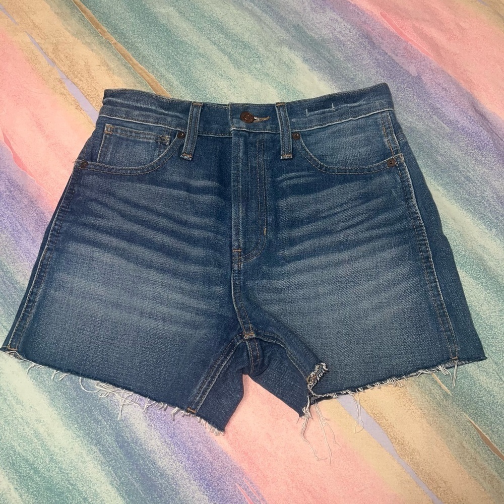 Madewell women’s the Perfect Jean Short size 24